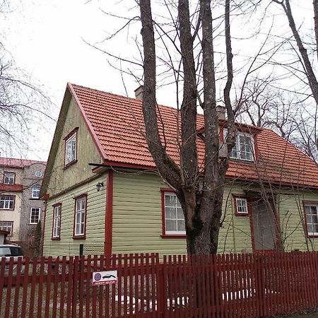 Kodu Majutus Apartamento Talin Exterior foto